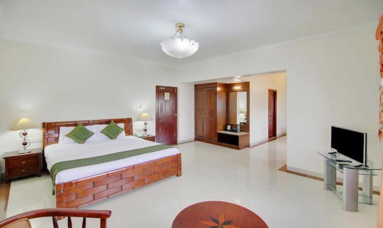 Treebo Trend President Suites Bangalore Buitenkant foto