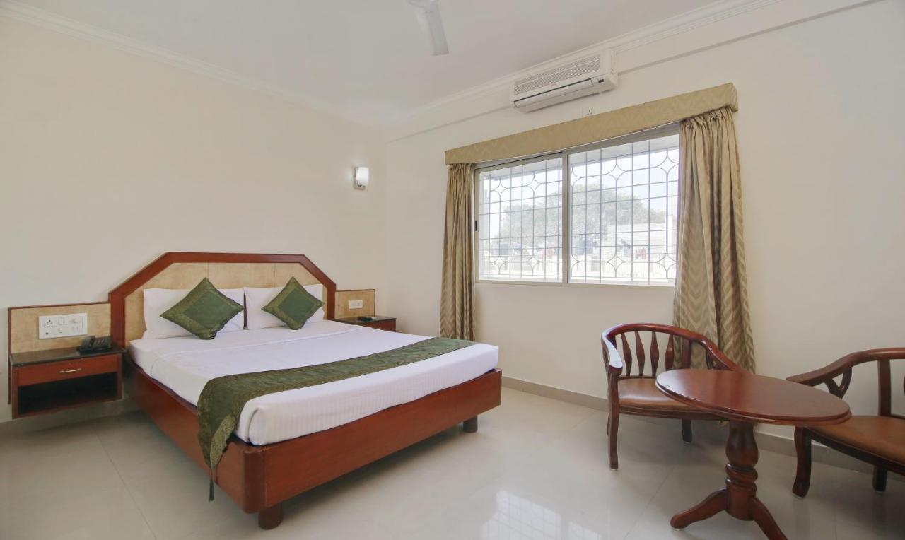 Treebo Trend President Suites Bangalore Buitenkant foto