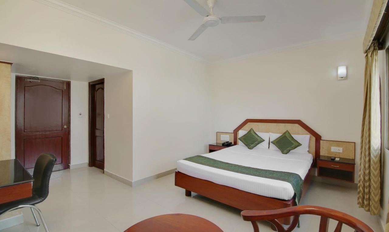 Treebo Trend President Suites Bangalore Buitenkant foto